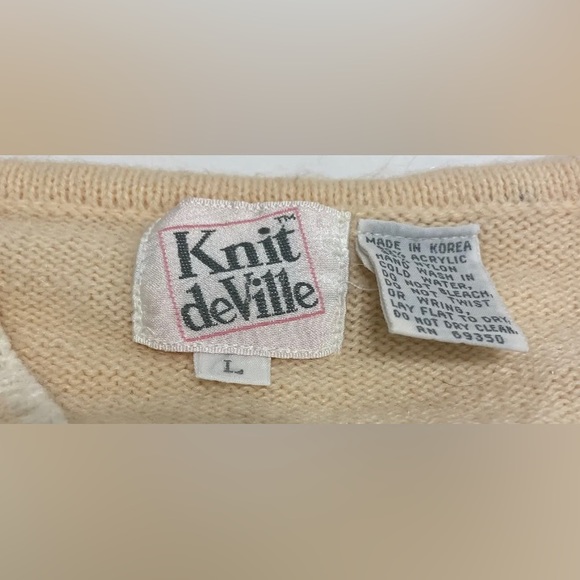 Vintage 1980’s Knit De Ville Sweater w/ Shoulder Pads Embroidered W/Faux Pearls - Picture 8 of 9